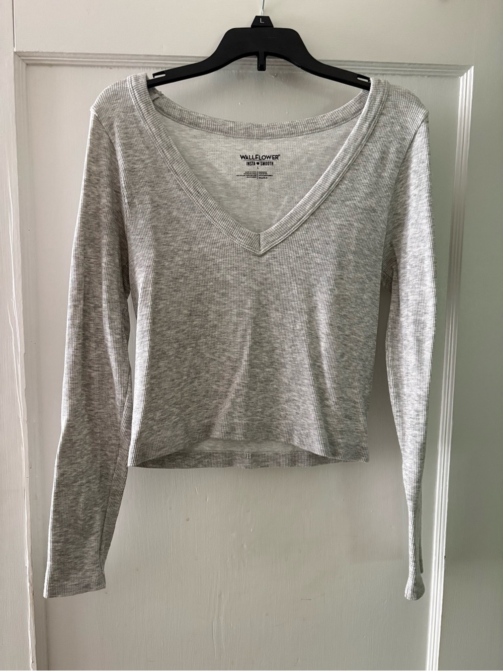 Wallflower Heather Gray V-Neck Long Sleeve Top